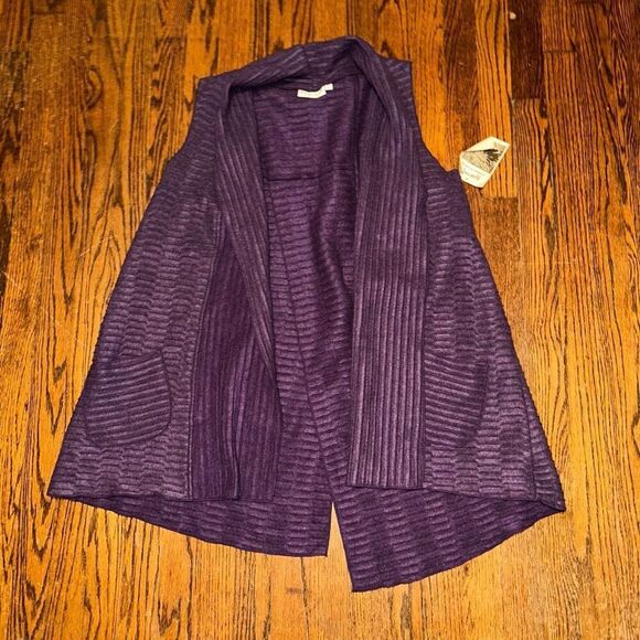 New Habitat Vest - Picture 1 of 5